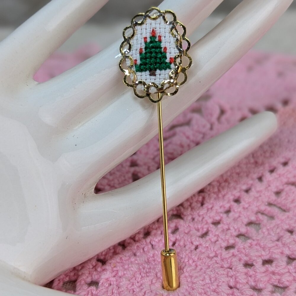 Vintage Needlepoint Christmas Tree Stick Pin Stickpin Gold Metal